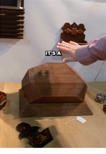 Exploring a Detailed Tramp Art Box Craftsmanship