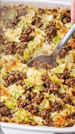 🔥 Golden, cheesy, and loaded with juicy minced beef and soft potatoes ultimate comfort food bake