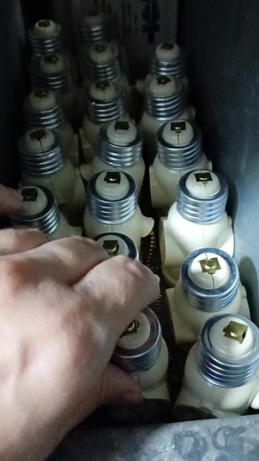 Sockets con cadena: cómo eran y por qué aún los ves hoy