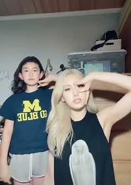 Somi 'Dumb Dumb' dance tutorial with Evelyn