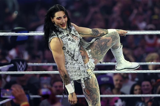 Where can I watch Smackdown live? What time is Smackdown today