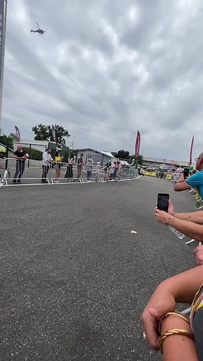 41K views · 724 reactions | The peloton roaring into the motor racing circuit in Nogaro at the end of stage 4! #cycling #cyclingnews | Cyclingnews | Facebook