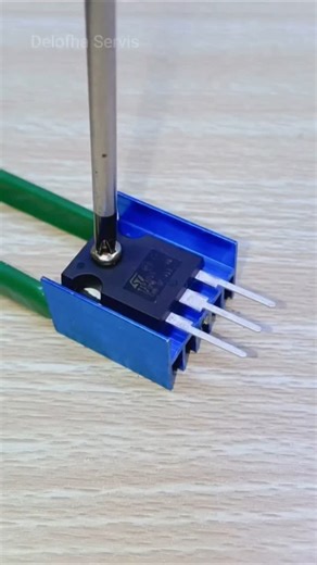 Delofha Servis | How to make a DC voltage reducer 15v - 30v to 12v or a 12 volt DC voltage stabilizer #stepdwon #dctodc #circuit #tutorials #Circuito... | Instagram