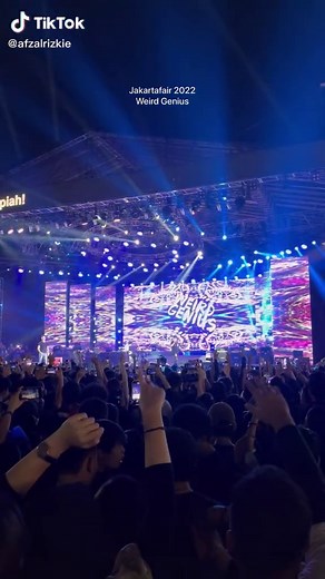 Weird Genius 🔥 #jakartafair2022 #kemayoran #livemusicjakarta #rezaarap