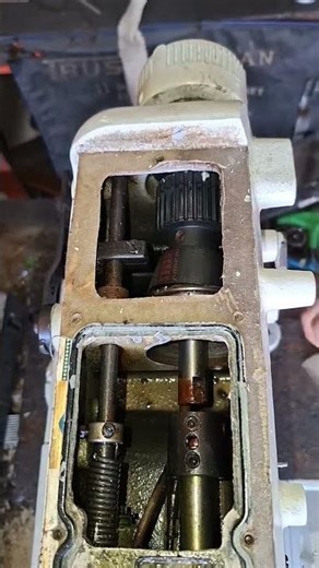 Cara bongkar as timing mesin overdek #overlock #sewing #machine