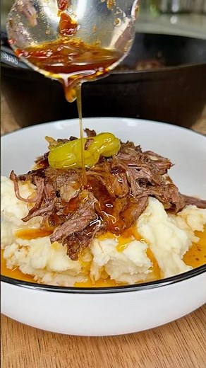 🥩🇮🇹 🧈 A Sunday Roast you’ll never forget #italianbeef #potroast #cookingvideo
