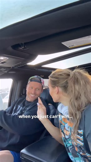 CJ & Syd Spjute - Fitness Coaches on Instagram: "But actually….this is a REAL CONVO we had today in the DB section and I was 💀😂 As his wife he doesn’t believe anything I say…but a random gym bro compliments him and he is BEAMING 😂 Does your man need validation like mine or what? 🤪"