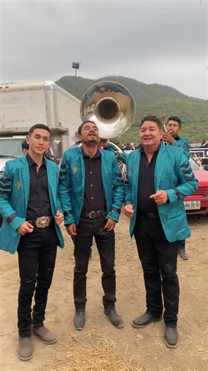 La Vida que vivo yo nomas la traigo prestada! 🎵🍻 | Banda Rosa Guadalupana