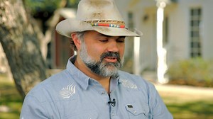Django Walker brought his easygoing coastal vibe to Star Hill Ranch. A song that feels like a Texas sunset on the water - and a Jimmy Buffett and the Coral Reefers cut to boot. Here's Mr. Django Walker with “Something About a Boat.” | Texas Music Scene TV