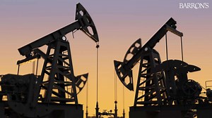 Here's how high oil typically rises ahead of recessions