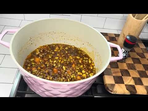 Full recipe for cooking rice with green peas and meat sauce.”🍲🥘🧅🍅🫑