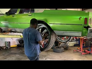 MOUNTING 28 iNCH RIMS ON THE BIG MEECH BOX CHEVY FOR JMALCOM2004RIDES
