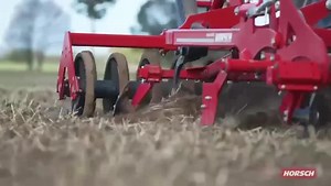 HORSCH terrano in action Unbelievable incorporation with a level finish | CLAAS Eastern