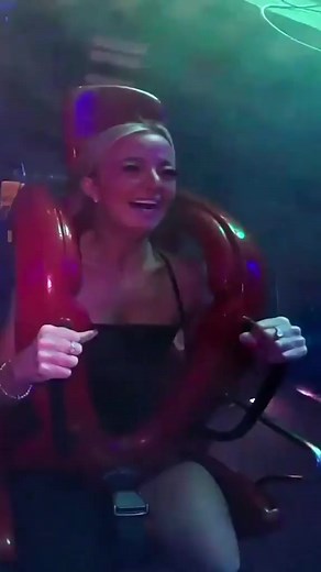 Pop Out ❤️🥰 #slingshot #slingshotking #slingshotclub #slingshotchallenge #slingshotride #slingshotriders #slingshotridereaction #reelsfypシ゚ #reelsinstagram #slip #rides #amusementpark #trend | SlingshotRide Hot