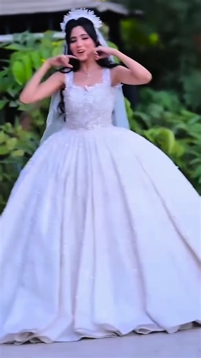 Sara Anwar on Instagram‎: "اختفيتي فين بعد الجواز انا :"‎