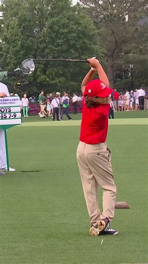 A Scheffler shuffle from Florida's Porter Dover. #DriveChipandPutt | Masters Tournament