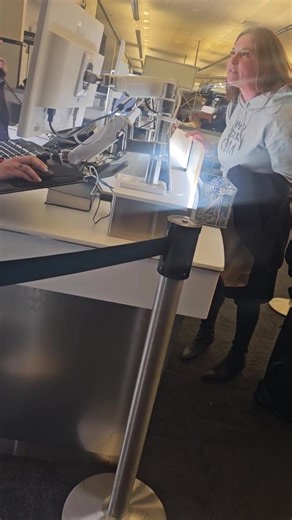 Karen's Airport Meltdown: A Viral Incident Unpacked