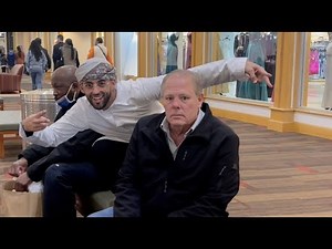 Taking Pictures With Strangers!