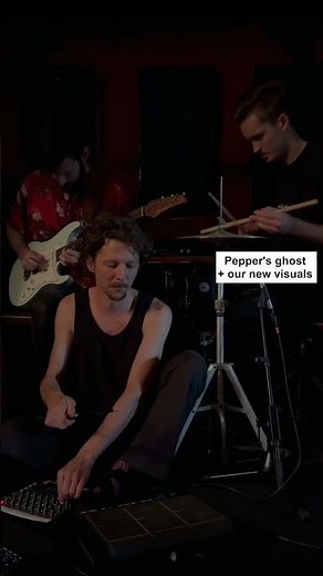 Pepper's Ghost + Techno