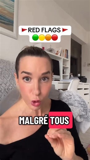 💛🌟 Cilli Flamand | Psychologue | Pervers Narcissique on Instagram: "🚨🚩RED FLAGS 🟢🟡🟠🔴 EN RELATION TOXIQUE ☠️ OU AVEC PERVERS NARCISSIQUE 😈 On a listé ensemble les signaux d’alerte pendant le live. ⚠️ Cette liste n’est qu’un DÉBUT. Lis jusqu’à la fin puis complète avec le tien ✍️ Voici ce qu’on a identifié : 🟢 RED FLAG VERT (Subtil mais toxique) ⚡ Égocentrisme léger ⚡ Te compare à d’autres femmes ⚡ Besoin d’attention constant ⚡ “Tu te fais des films” (gaslighting léger) ⚡ Style autocentr