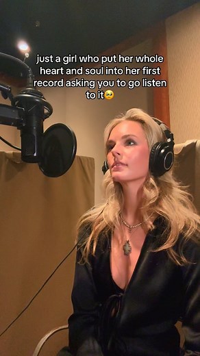 1 listen = 1 smile :) | Karley Scott Collins