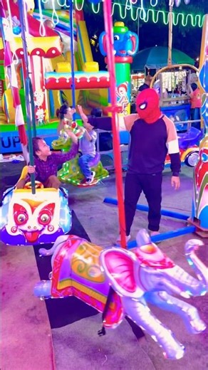 Naik mobil katak putih mata merah seru banget sambil high five dengan Spiderman #cocomelon