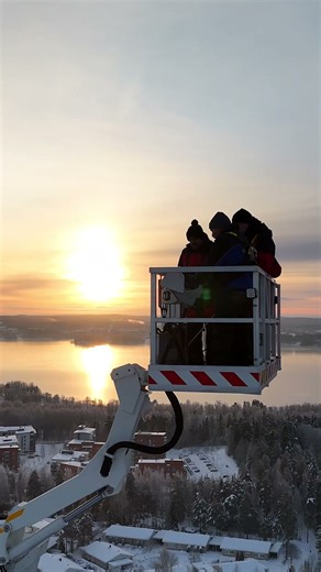 A little throwback to last winter when Clear View Access visited us and experienced the beautiful Finnish landscape at 104 metres. What's the best views you've captured at heights? Let us know in the comments! #safetyaboveall #aerialplatform #aerialworkplatform #mewp #insulatedaerialplatform #brontoservice | Bronto Skylift Official