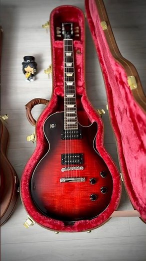 I got another Slash Signature Gibson Les Paul 🎩🔴 #gibson #slash #vermillion #lespaul