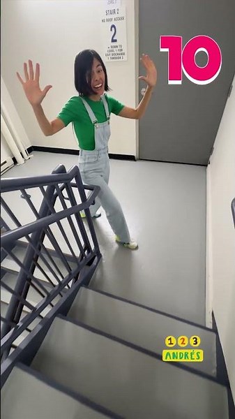 Christina Is ready to count every step! 😱🎶 Can you count with Her? 😍#123andres #kidssongs