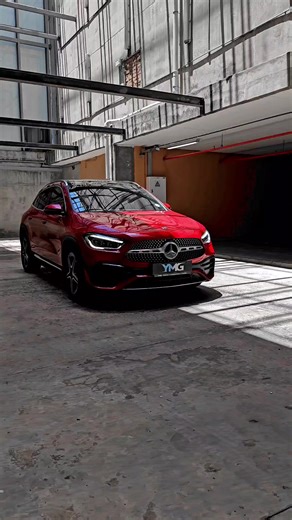 The 2021 Mercedes-Benz GLA200d AMG line is currently available at Yas Marina Auto. This modern and sleek looking GLA200d has the AMG package, which comes with a host of features that includes these 19-inch AMG rims, AMG diamond grille, sports seats, AMG Dynamic Select and much more Mileage: 61 800 km Price: R699 000