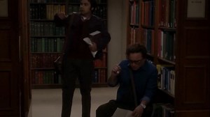 哮喘达人莱纳德在图书馆把拉杰吓一跳！