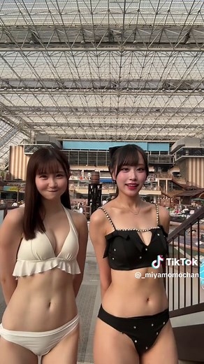 可愛い女の水着特集