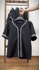 236 reactions · 63 comments | Set đồ phong cách thể thao, thoải mái và năng động! Áo 120k và quần 120k nhé! FREESHIP cho cả set nha! Có sẵn size M L XL tại cửa hàng! | Nine-clothes | Facebook