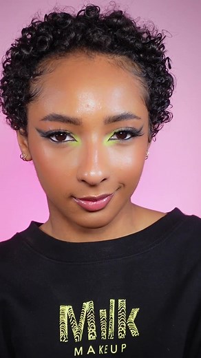 Beauty Tips: Lipstick Application with Curly Hair