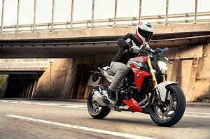 Bühne frei, für unsere Saison-Highlights! 🎉 Vereinbare jetzt bei deinem Händler vor Ort einen Termin zur Probefahrt ➡️: https://www.bmw-motorrad.de/de/public-pool/content-pool/dealerlocator.html | BMW Motorrad Deutschland