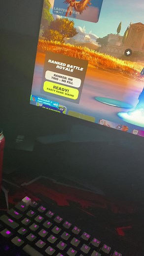 Cómo poner un cruz en tu nombre de Fortnite