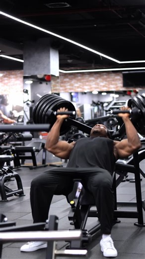 Danny | Fitness coach on Instagram: "Day (8/365) JACKED AS F*CK.. DM "LOCKED IN" for 1:1 coaching! #musclegain"