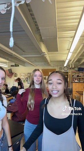 #specialfeaturelyla YAY LYLA 💗💝🎀