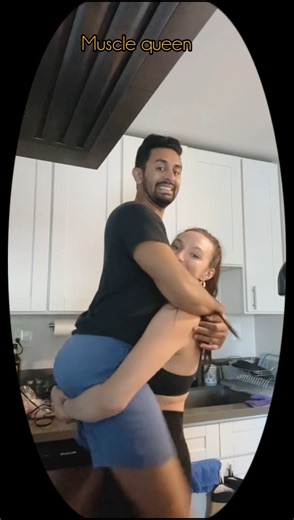 lift and carry by strong female #usa#strongwomen#liftupchallenge#liftcarry#lifting#funny#girlpower