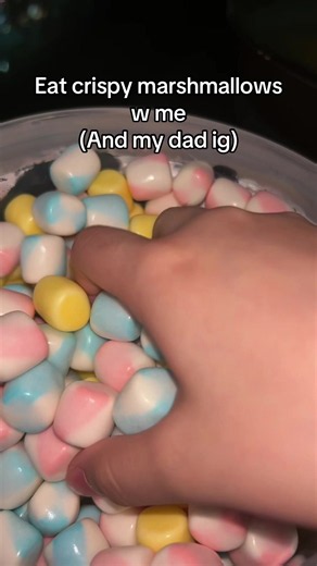 Crispy Marshmallow ASMR Mukbang: Eat Crispy Marshmallows With Me