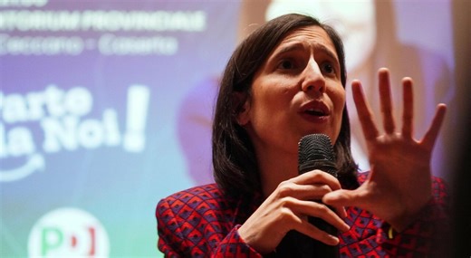 Pd, l'affondo di Schlein a Giugliano: «No a strani giochini, partito da cambiare»