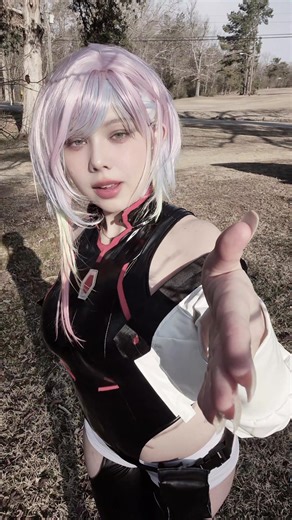I'm Lucy, kay? 😛 Do u guys see me shaking my own hand peak acting 😈 #cyberpunk #edgerunners #lucy #cyberpunkcosplay | Likillith
