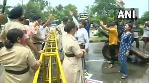 15K views · 192 reactions | Youth Congress protests over inflation in Chandigarh; police uses water cannon to stop their movement to MP Kirron Kher's house- Watch #Congress For more videos: https://bit.ly/3M5j7nT | Zee News English | Facebook