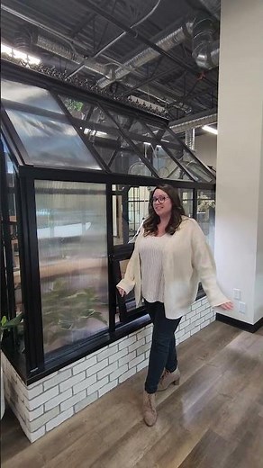 Cassie walks us through the differences between Single Glass and Twinwall Polycarbonate