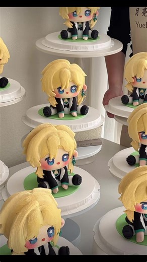 Aventurine Cake Decorating Tutorial