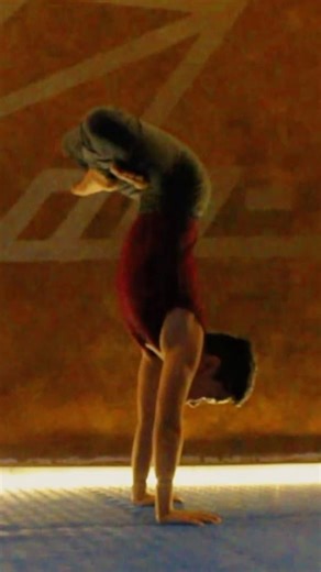 Contorsion #yoga #asana #balance #handstand #calistenia #breakdance #acrobacias #flexibility #show
