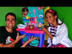 Doc McStuffins Pet Vet Checkup Center Unboxing! || Disney Toy Reviews || Konas2002