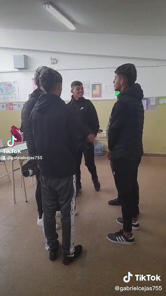 #fypシ #parati #amigos #escuelapublica #lospibes #cachetada