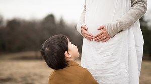 6 Weeks Pregnant: Symptoms, Ultrasound, Spotting and Cramping