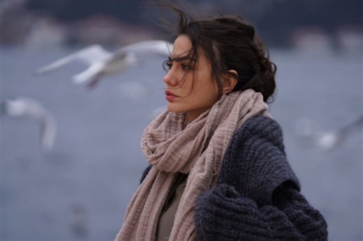 Cambio palinsesto Mediaset, Io sono Farah nel serale il 6 febbraio